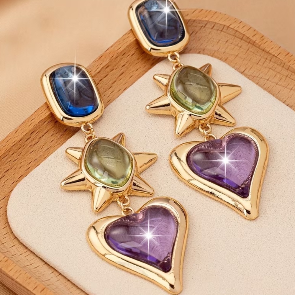 NEW❗️Statement Heart & Sun Drop Earrings. Unique Earrings. ☀️💜 A3-126 - Picture 2 of 5